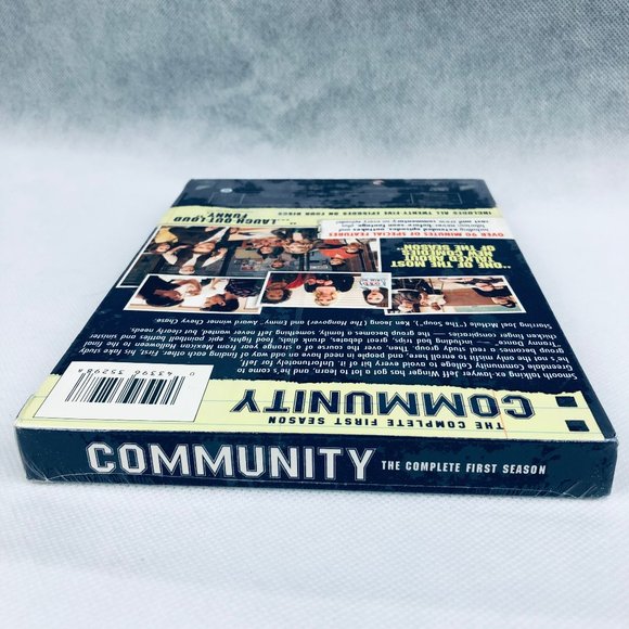 Community TV Show Complete First Season All 25 Episodes on 4 DVD Discs Sealed - Picture 5 of 8